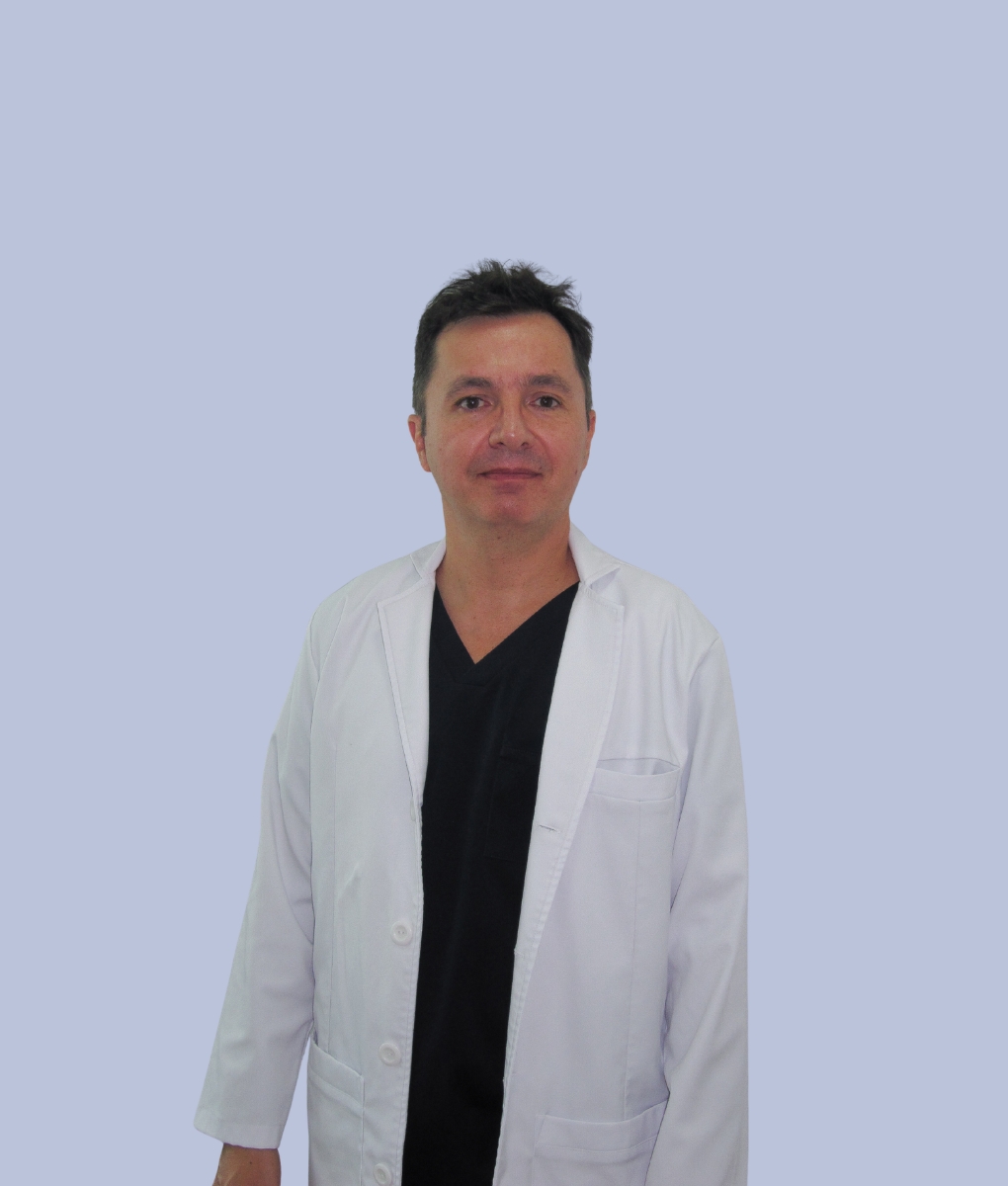 Dr. Alejandro Jaramillo, orthopedic knee surgeon in Medellín.